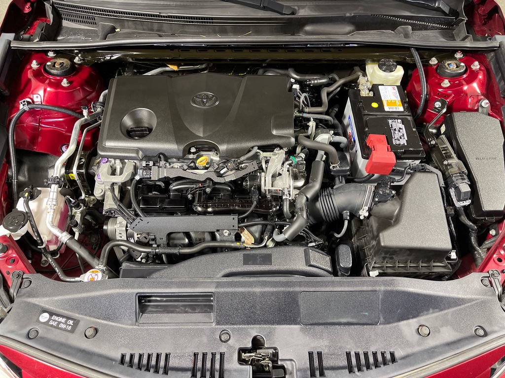 Certified 2018 Toyota Camry XLE FWD image 9