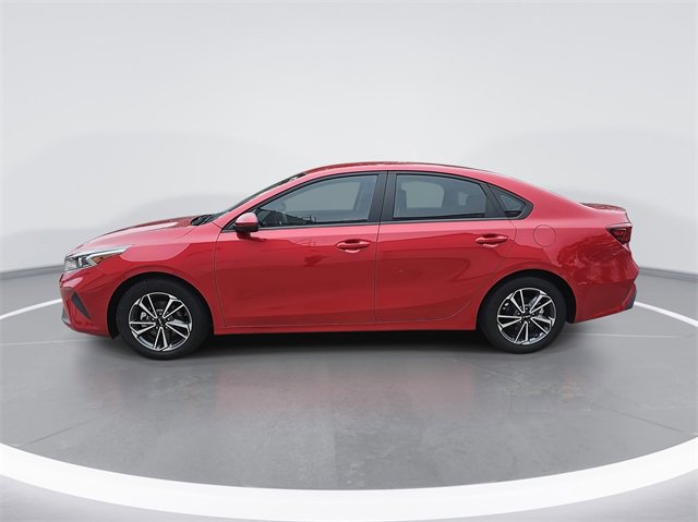Used 2022 Kia Forte LXS image 2