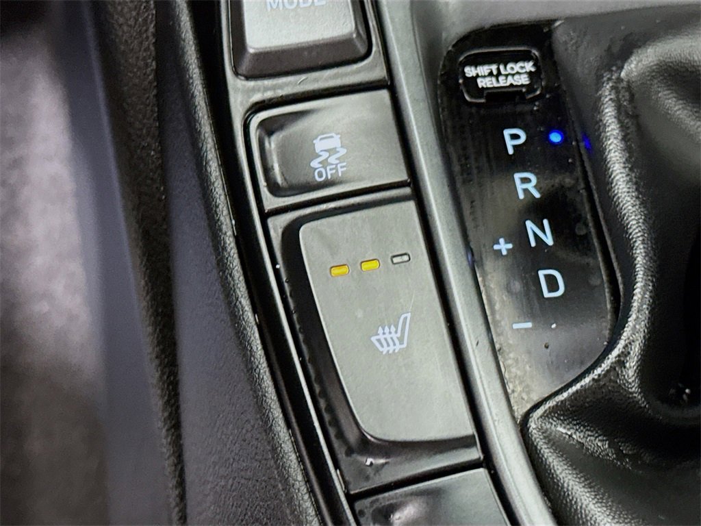 Used 2020 Hyundai Veloster 2.0 Premium image 12