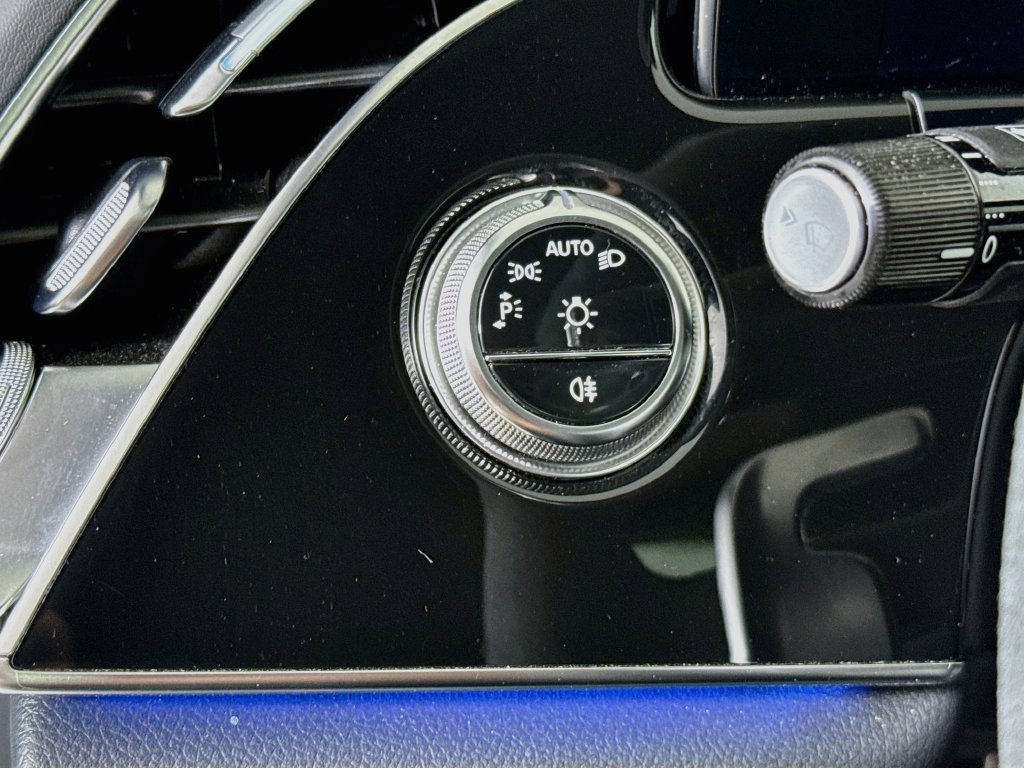 Used 2026 Mercedes-Benz E 53 AMG e 4MATIC Sedan w/ Driver Assistance Package image 10