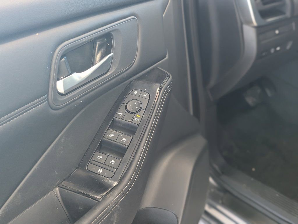 New 2026 Nissan Rogue SV image 18