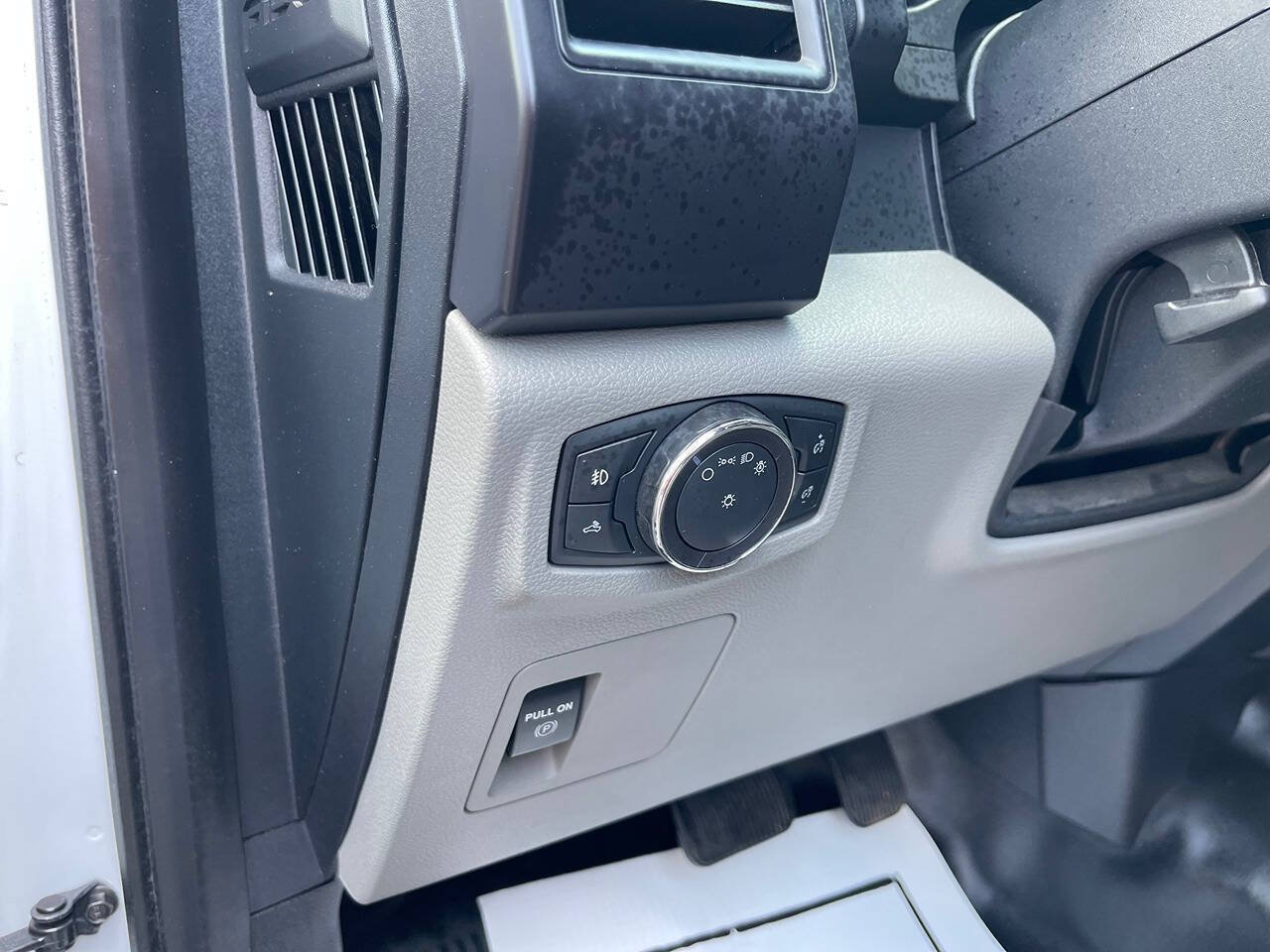 Used 2017 Ford F150 XL w/ Equipment Group 101A Mid AWD/4WD image 20