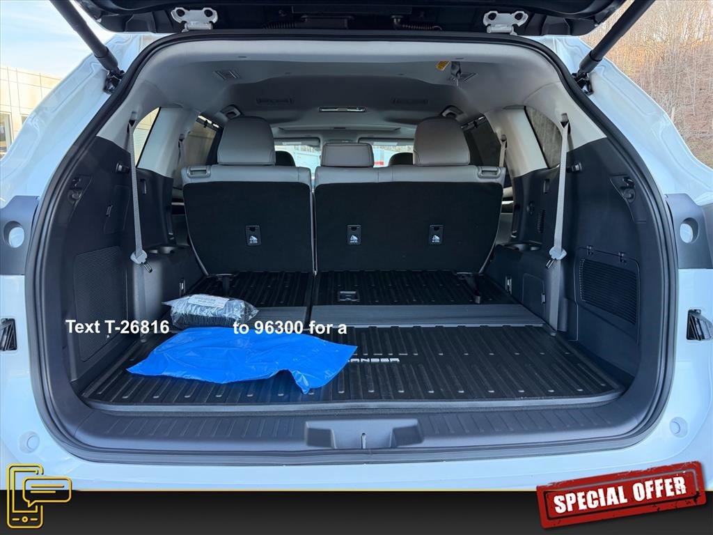 Used 2026 Toyota Highlander Limited image 18