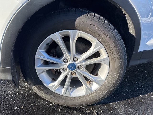 Used 2019 Ford Escape SEL image 28