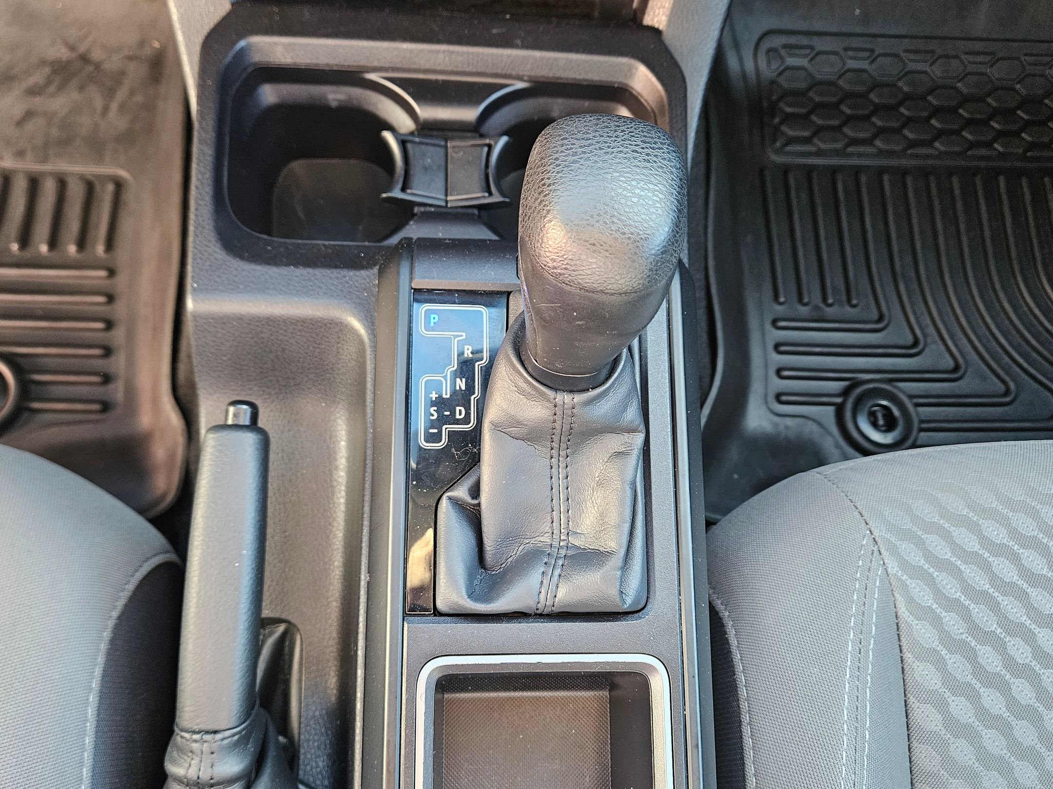 Used 2022 Toyota Tacoma SR image 13