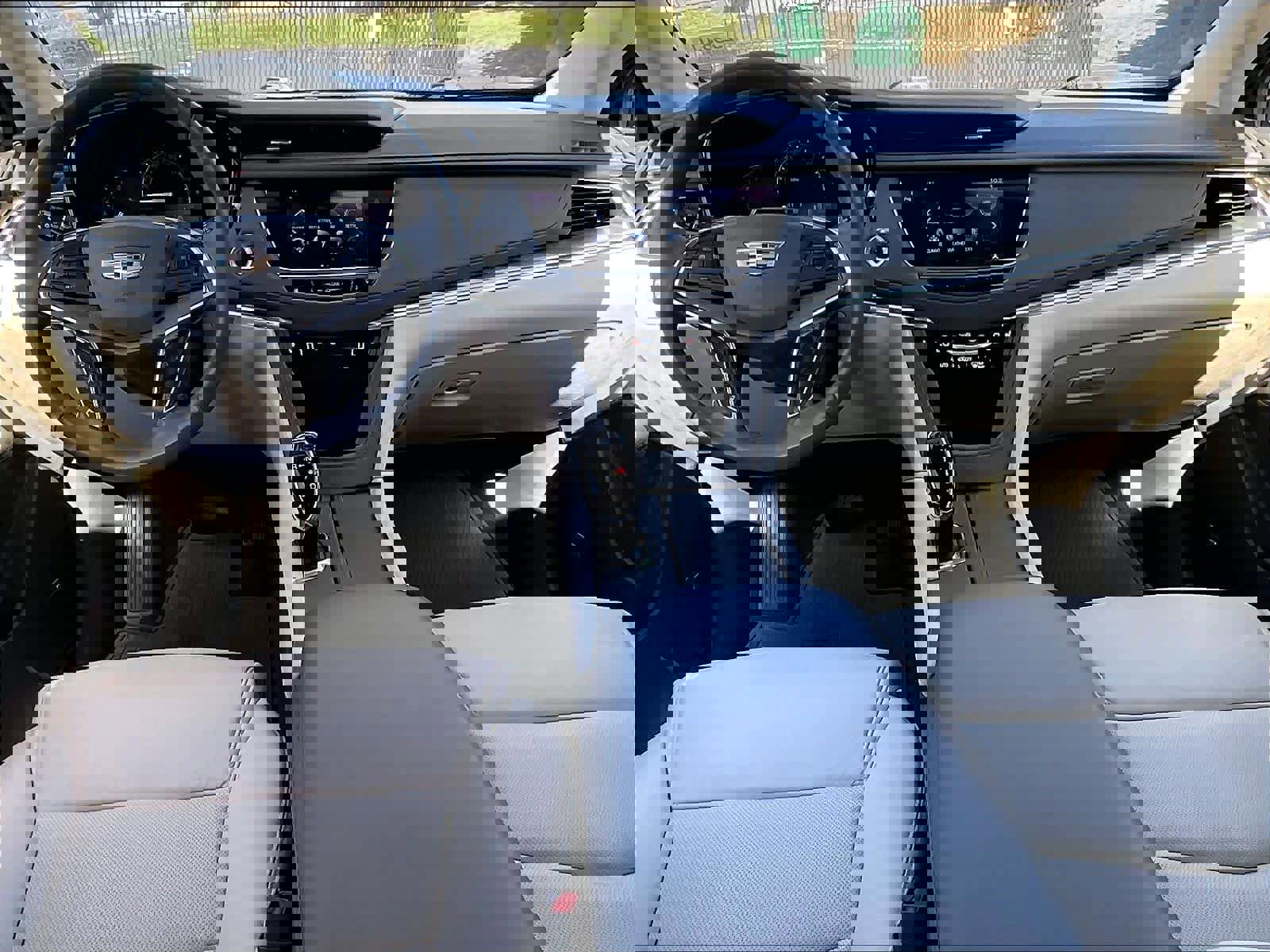 Used 2018 Cadillac XT5 Luxury w/ Driver Awareness Package AWD/4WD image 17