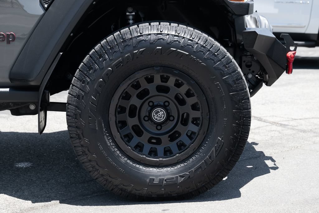 Used 2022 Jeep Gladiator Rubicon w/ Trailer Tow Package AWD/4WD image 12