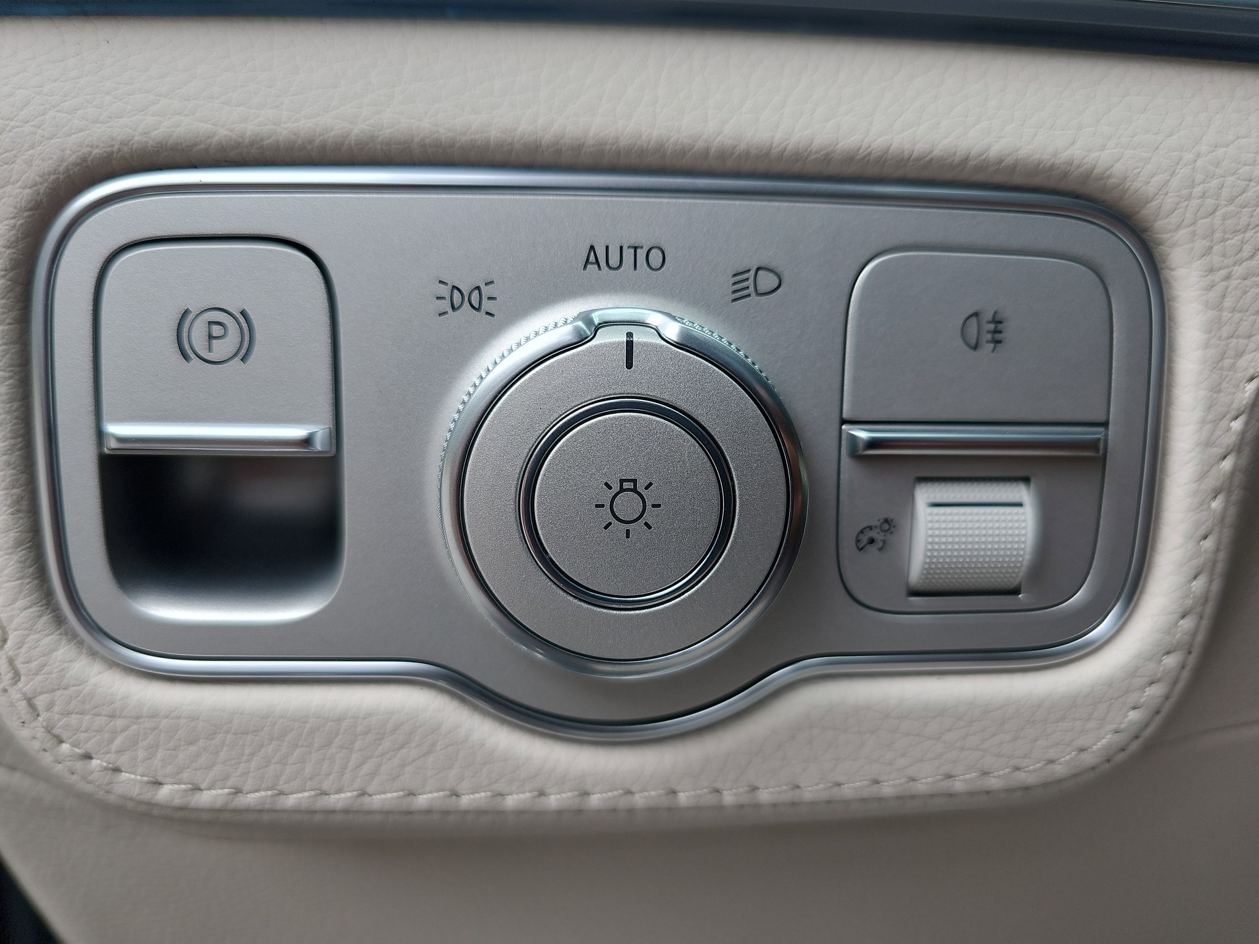New 2026 Mercedes-Benz GLS 450 4MATIC image 28