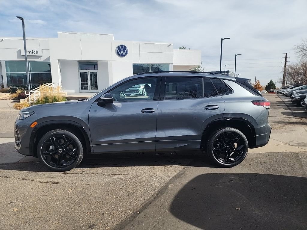 New 2026 Volkswagen Tiguan SE R-Line image 2