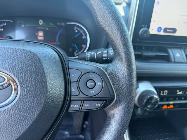 Used 2025 Toyota RAV4 XLE AWD/4WD image 17