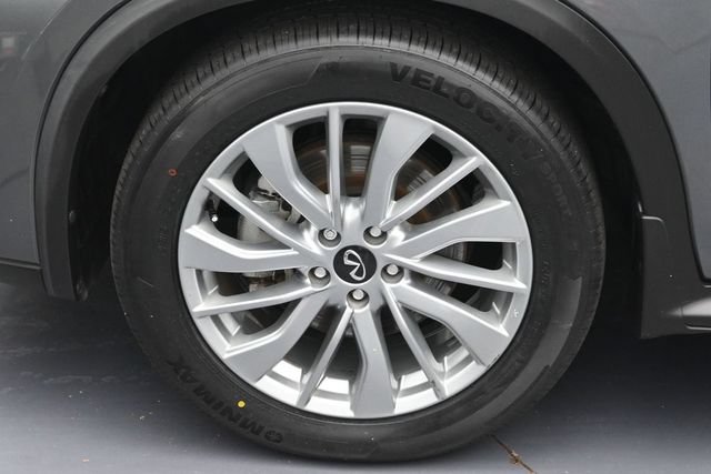 Used 2023 INFINITI QX50 Luxe w/ Accent Package FWD image 7