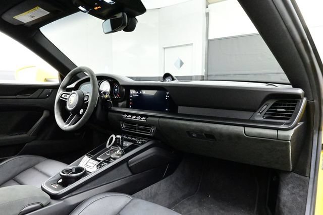 Used 2024 Porsche 911 Carrera GTS RWD image 15