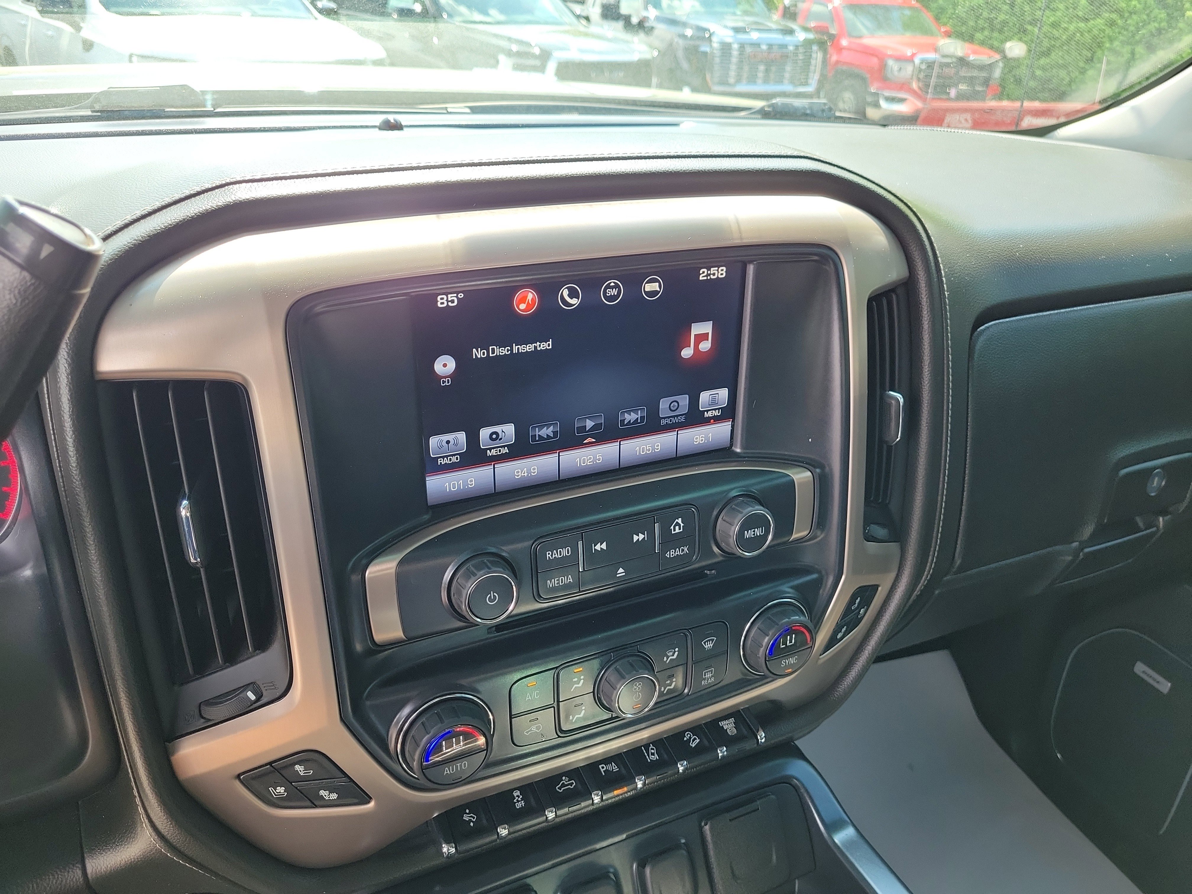 Used 2016 GMC Sierra 2500 Denali w/ Duramax Plus Package AWD/4WD image 27