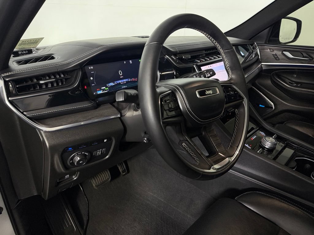 Certified 2023 Jeep Grand Cherokee Overland w/ Luxury Tech Group IV AWD/4WD image 12
