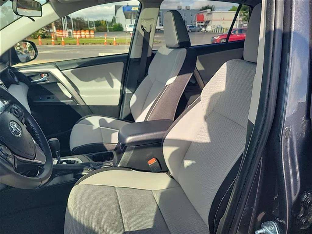 Used 2018 Toyota RAV4 XLE w/ Plus Extra Value Package AWD/4WD image 13