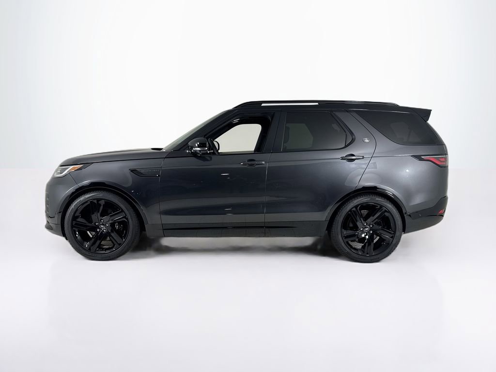 Used 2024 Land Rover Discovery Metropolitan Edition image 2