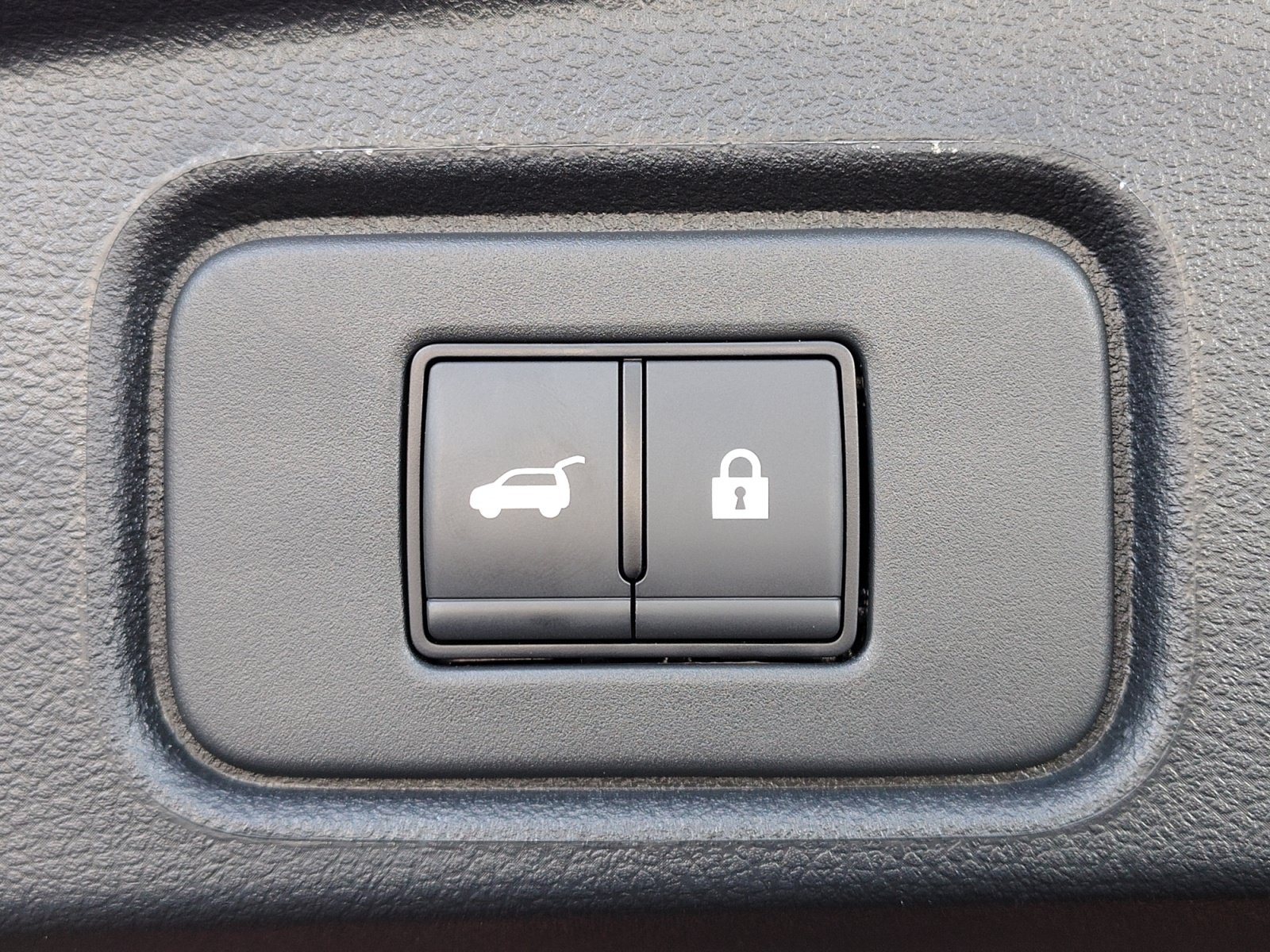 Certified 2026 Nissan Pathfinder SV FWD image 32
