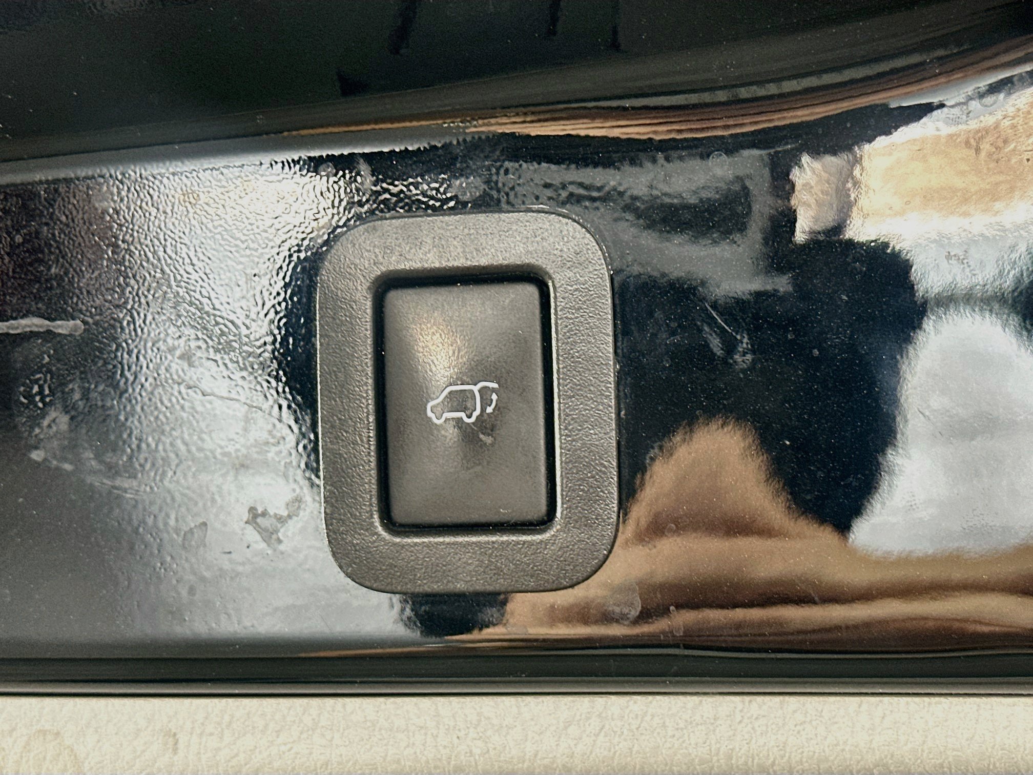 Used 2019 Toyota Highlander XLE FWD image 32