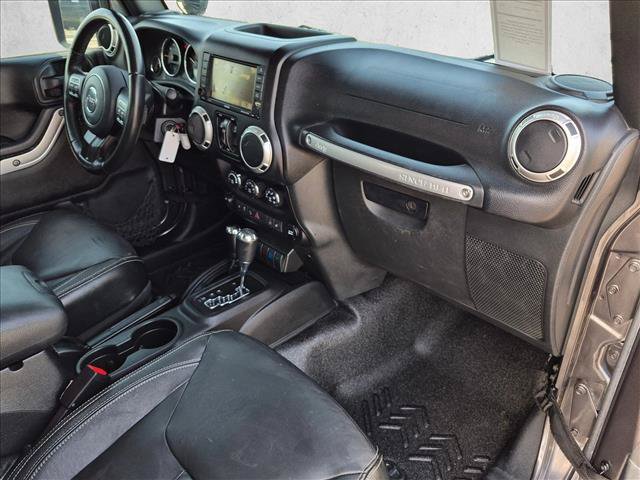 Used 2016 Jeep Wrangler Unlimited Sahara w/ Connectivity Group AWD/4WD image 20