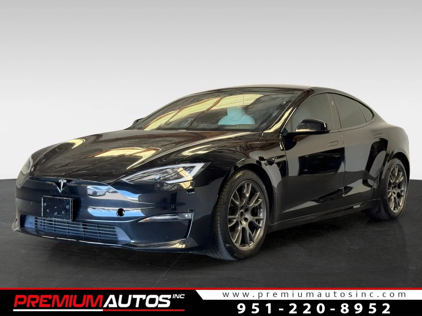 Used 2022 Tesla Model S image 1