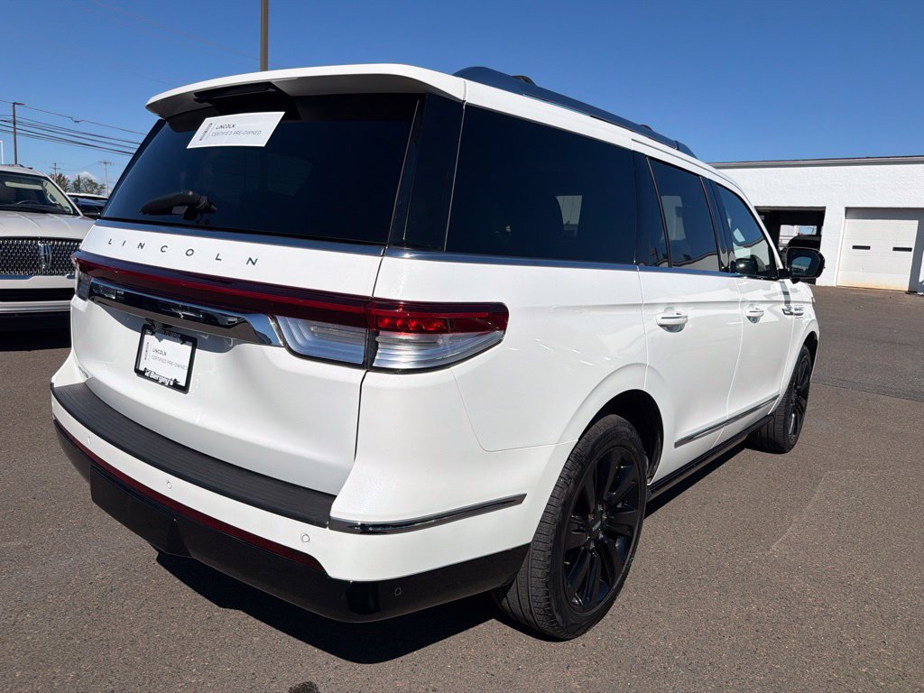 Certified 2023 Lincoln Navigator Reserve AWD/4WD image 6