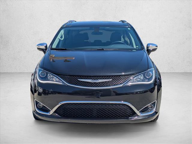 Used 2017 Chrysler Pacifica Limited FWD image 2
