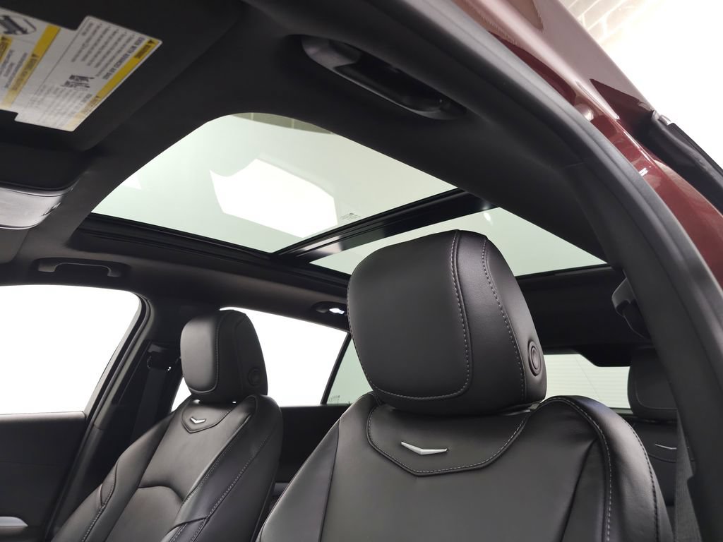 Used 2023 Cadillac XT4 Premium Luxury AWD/4WD image 19