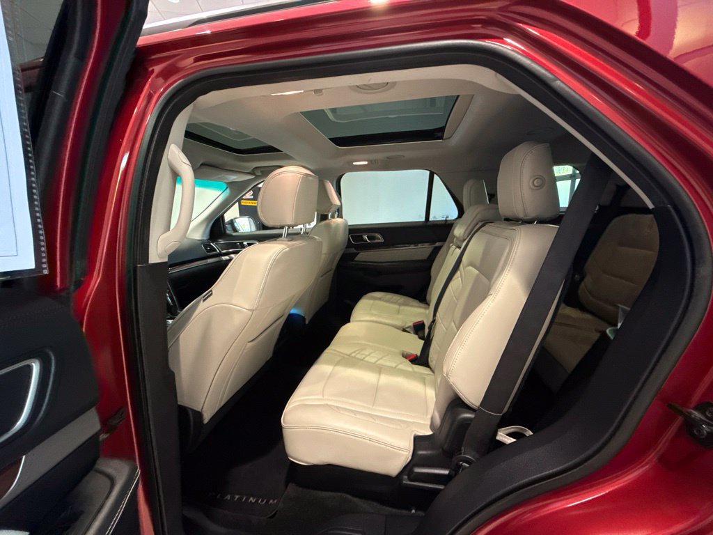 Used 2016 Ford Explorer Platinum AWD/4WD image 18