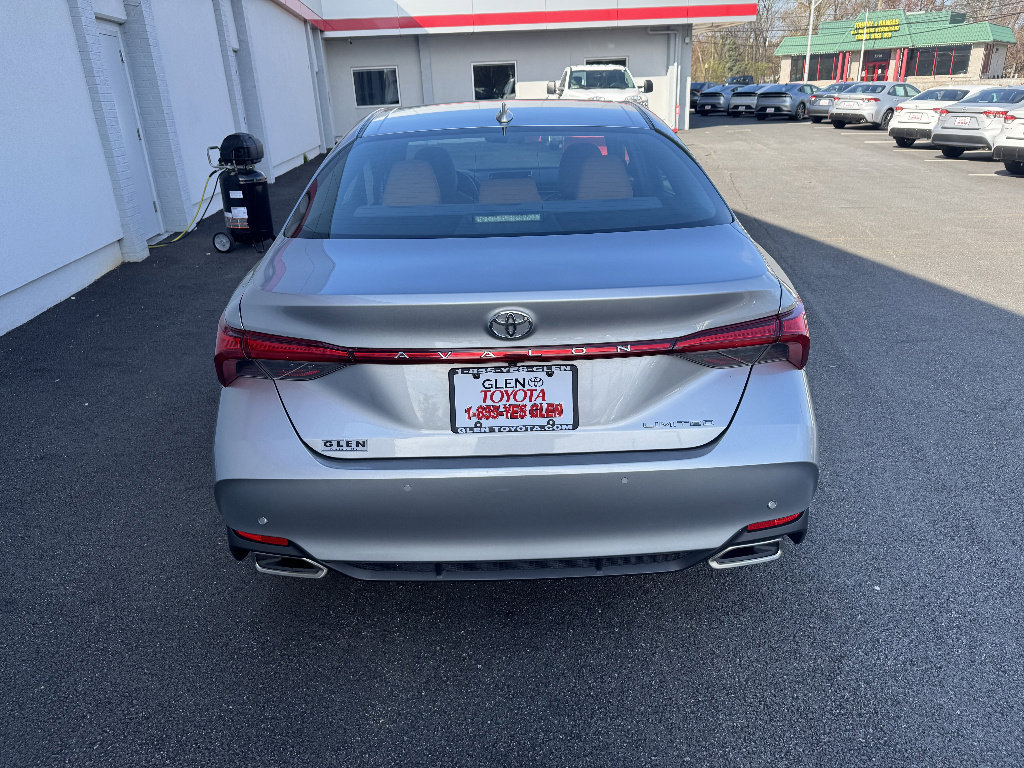Used 2019 Toyota Avalon Limited FWD image 6