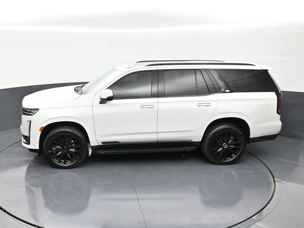 Used 2022 Cadillac Escalade Premium Luxury AWD/4WD image 13