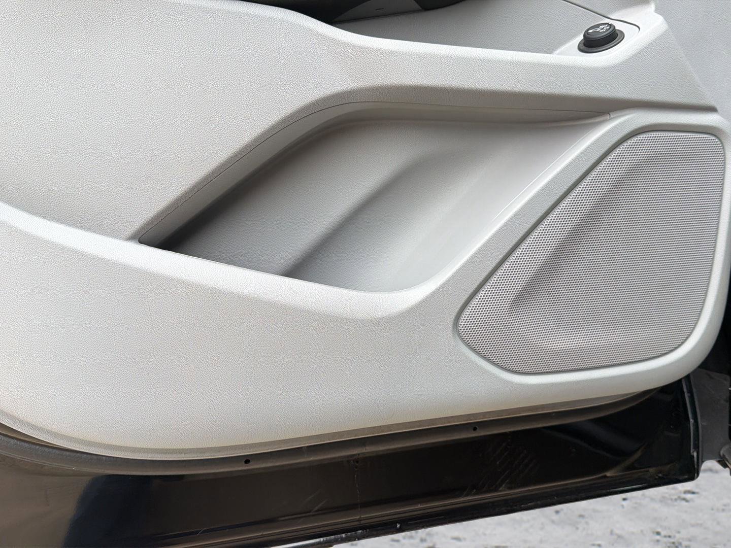 Used 2022 GMC Terrain SLT image 18