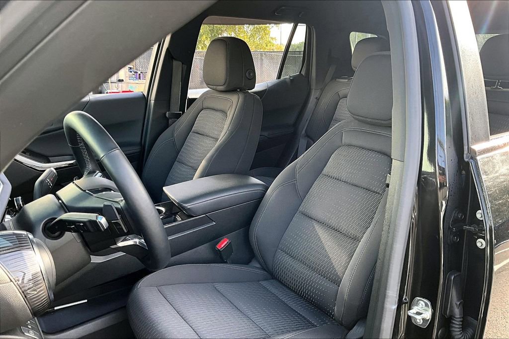 Used 2025 Chevrolet Equinox LT w/ Safety and Technology Package image 19