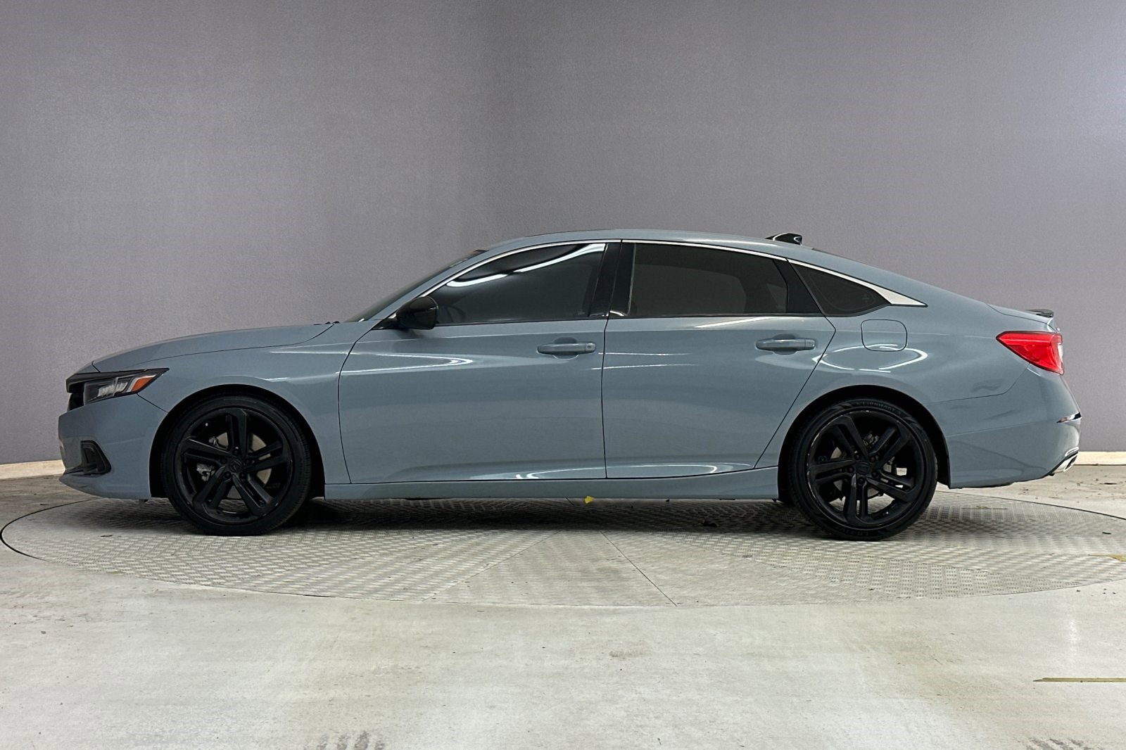 Used 2021 Honda Accord Sport image 2