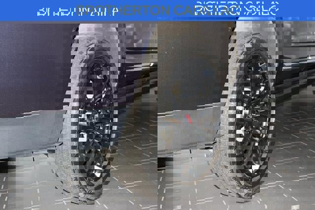 Used 2023 GMC Yukon XL Denali image 14