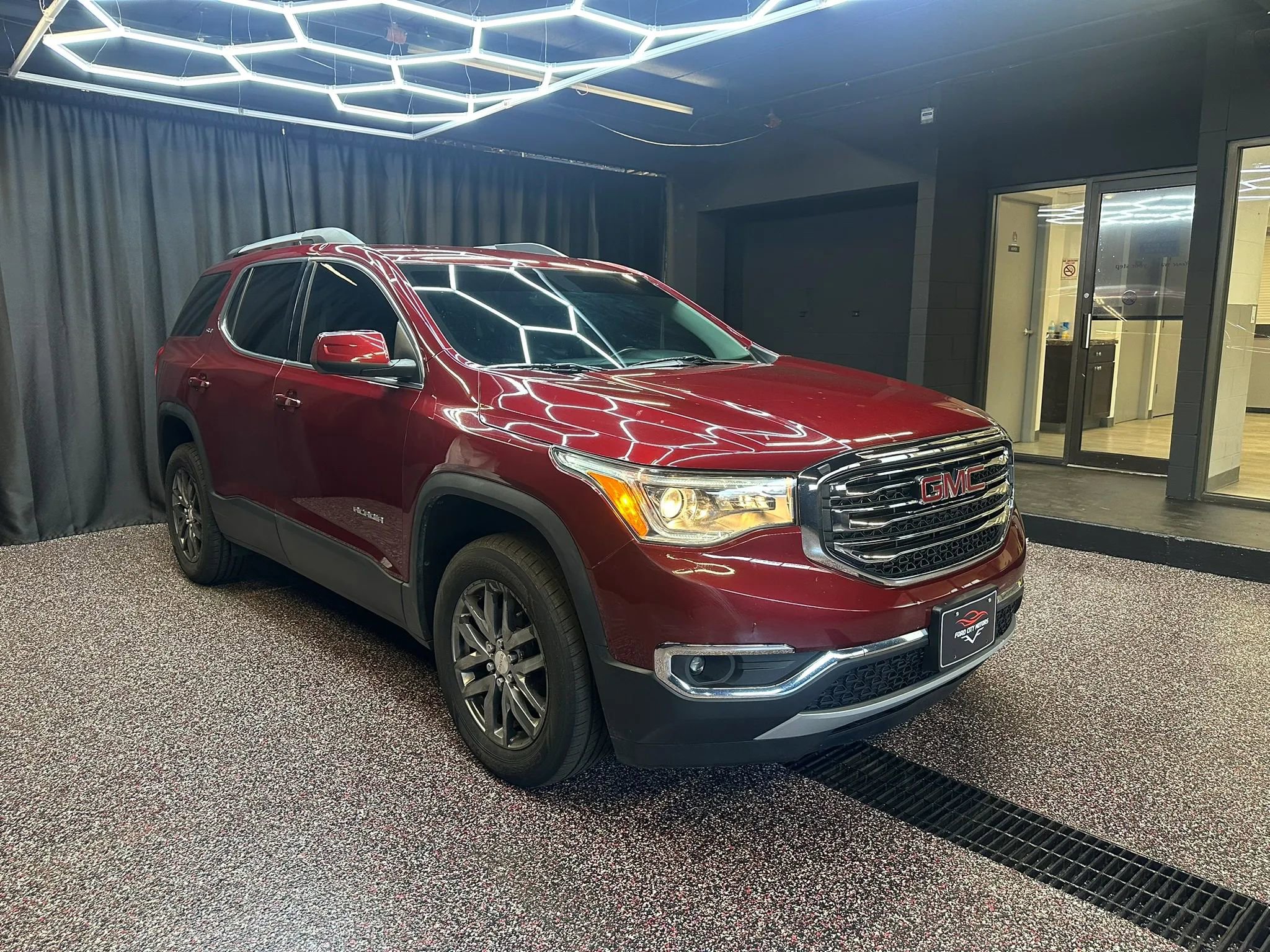 Used 2017 GMC Acadia SLT image 9