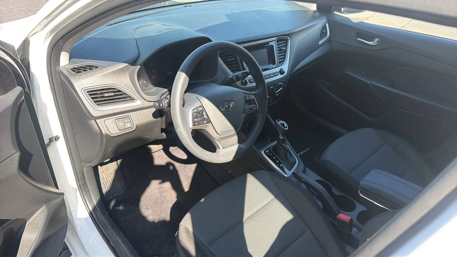 Used 2020 Hyundai Accent SE FWD image 12