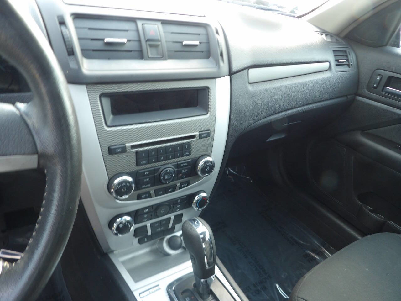 Used 2010 Mercury Milan image 7