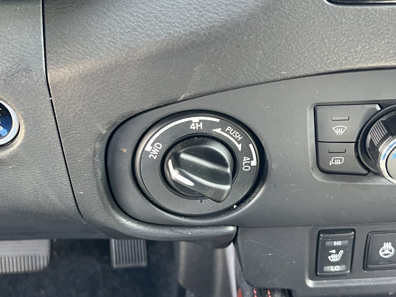 Used 2023 Nissan Frontier PRO-4X w/ Pro Convenience Package AWD/4WD image 11