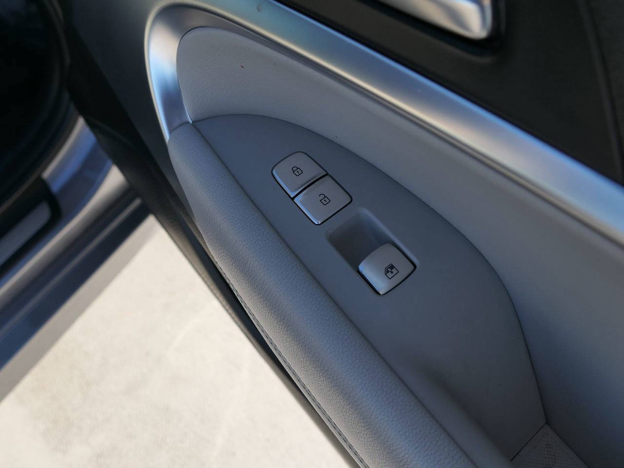 Used 2022 Genesis G70 2.0T image 28