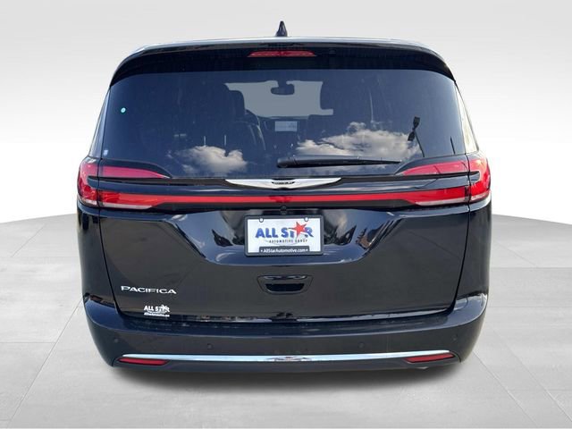New 2026 Chrysler Pacifica Select image 7