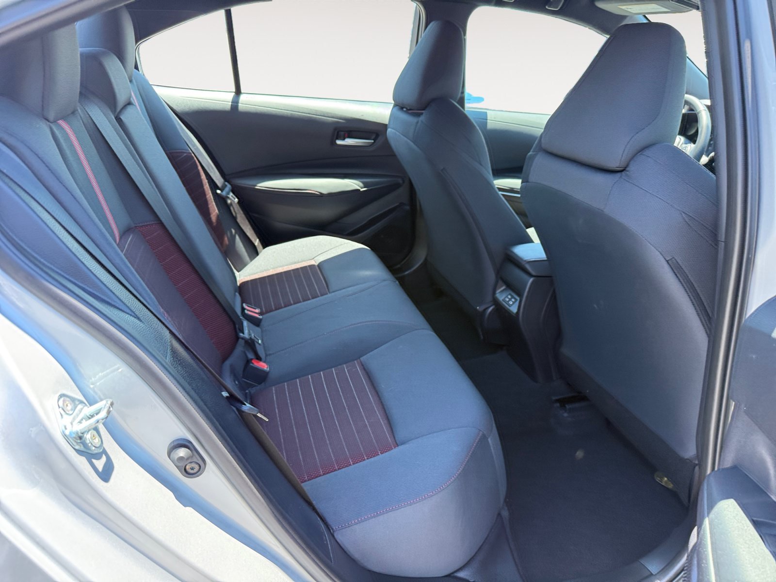 Used 2025 Toyota Corolla SE FWD image 18