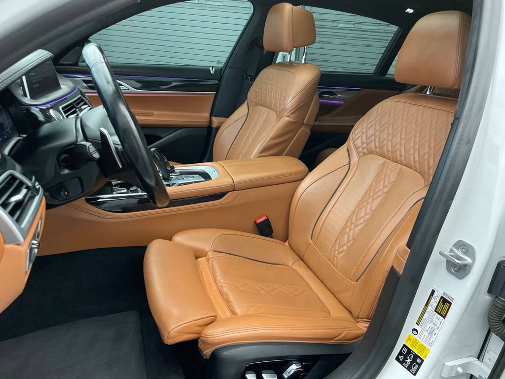 Used 2022 BMW 750i xDrive w/ Luxury Rear Seating Package AWD/4WD image 16