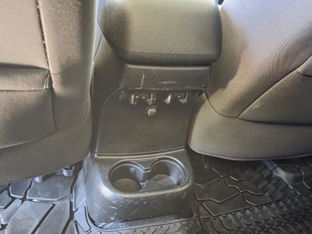 Used 2014 Jeep Wrangler Unlimited Sahara AWD/4WD image 11