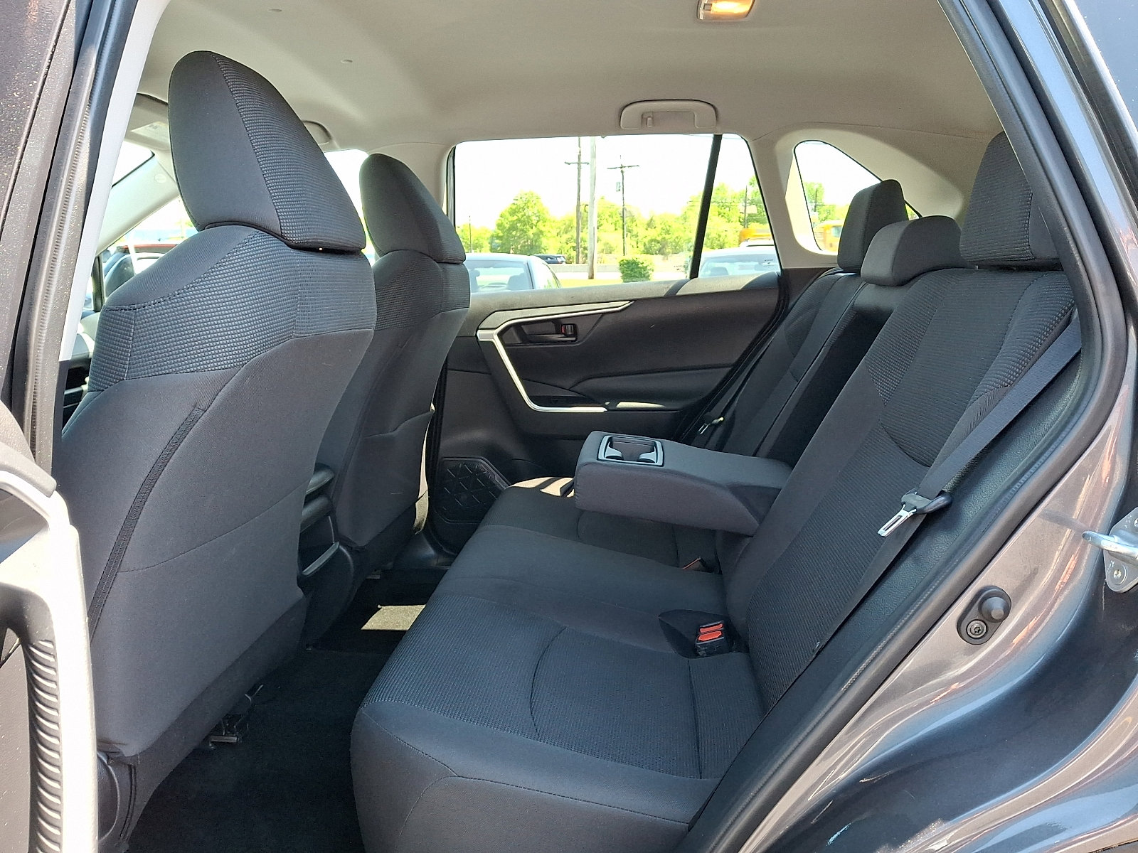 Used 2020 Toyota RAV4 LE w/ All Weather Liner Package AWD/4WD image 10