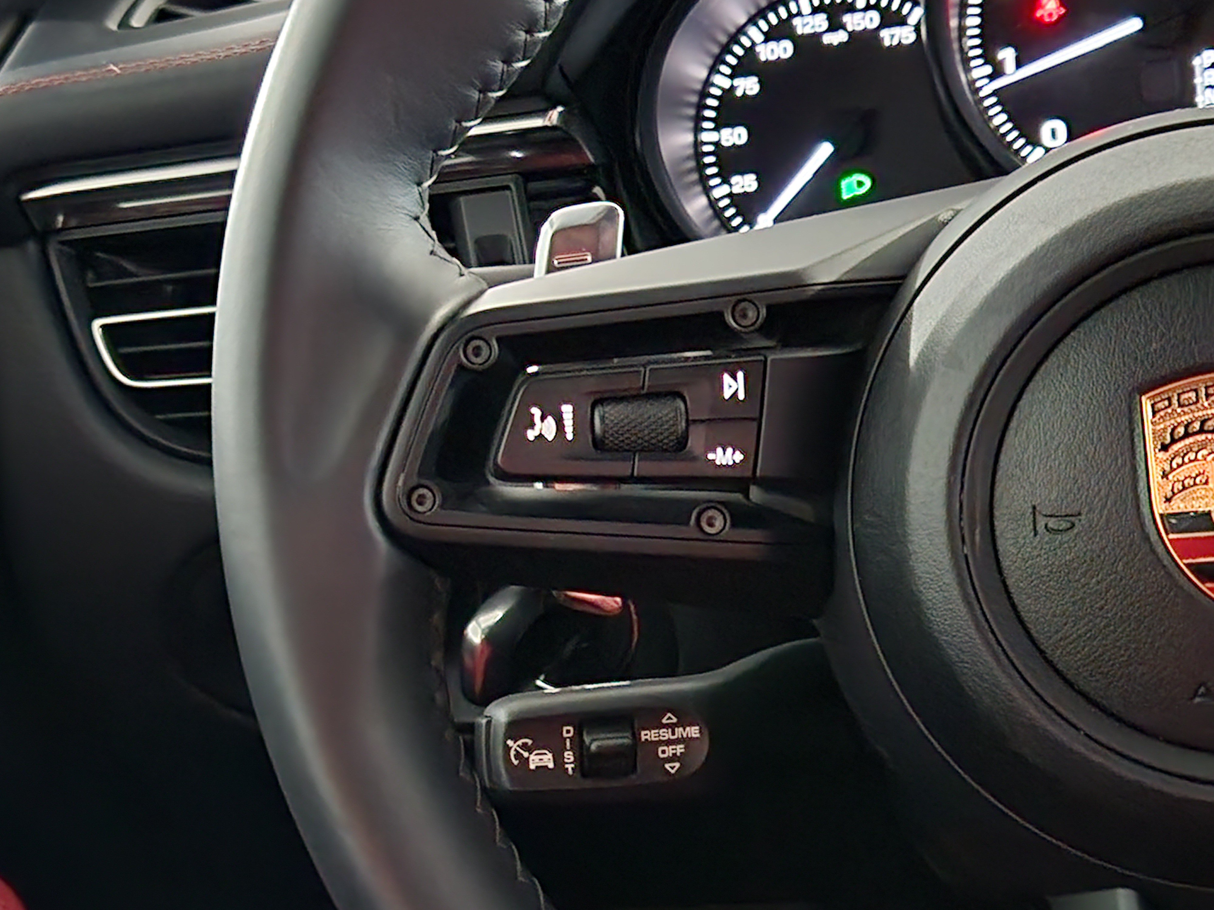 Certified 2026 Porsche Macan Turbo AWD/4WD image 29