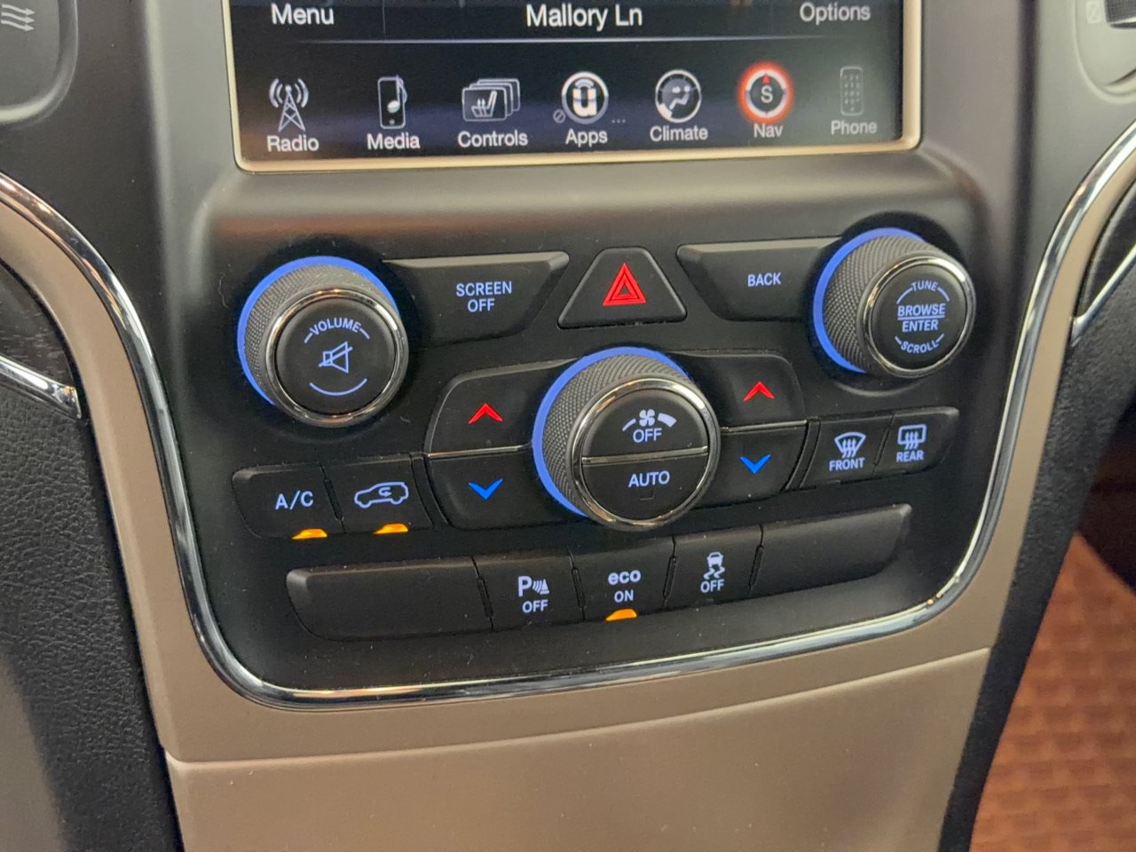 Used 2015 Jeep Grand Cherokee Limited RWD image 25