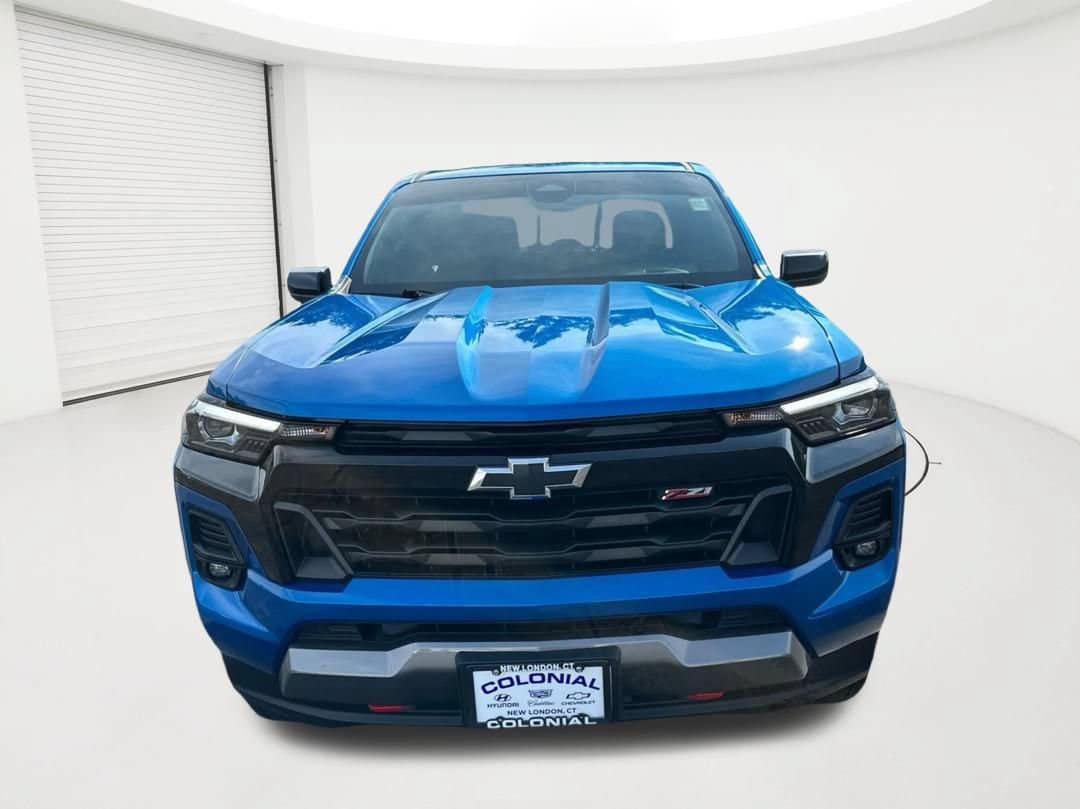 Used 2023 Chevrolet Colorado Z71 w/ Z71 Convenience Package 2 AWD/4WD image 2