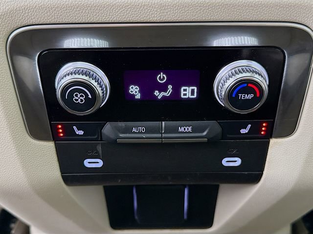 Used 2021 GMC Yukon Denali w/ Denali Premium Package image 25