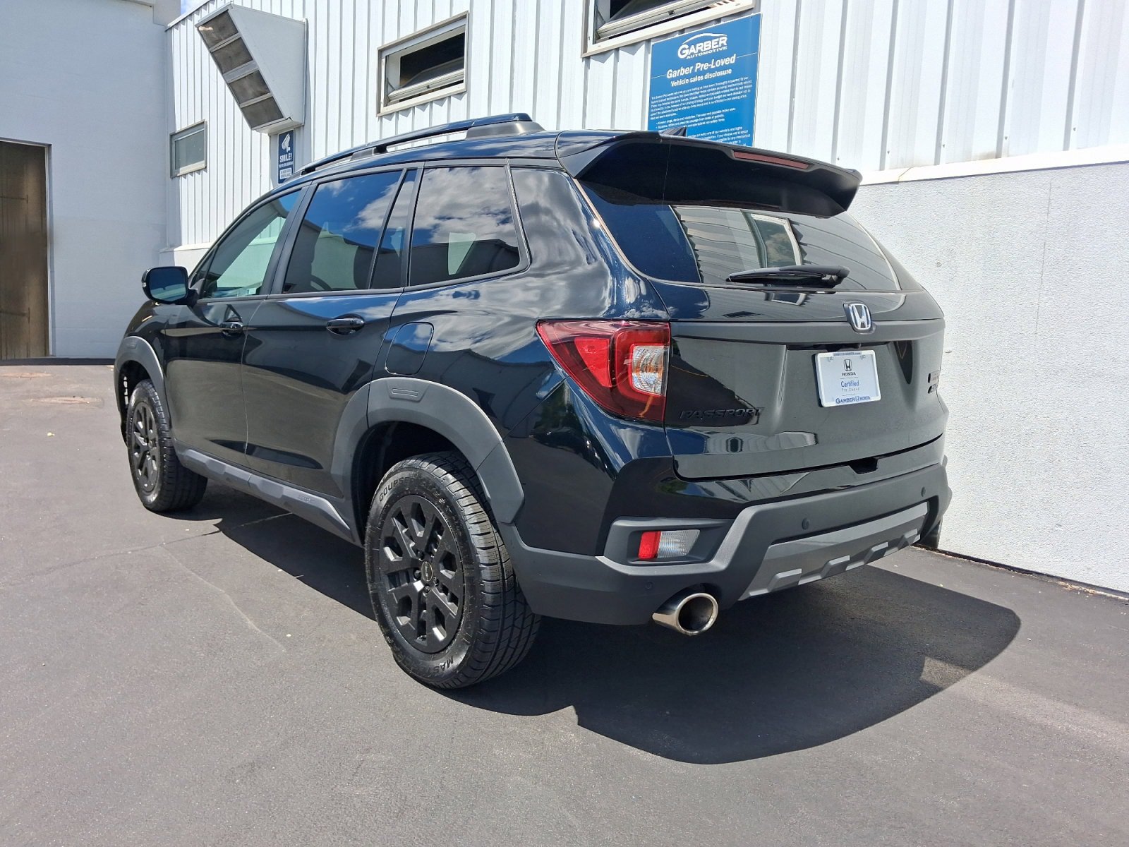 Used 2023 Honda Passport TrailSport image 3