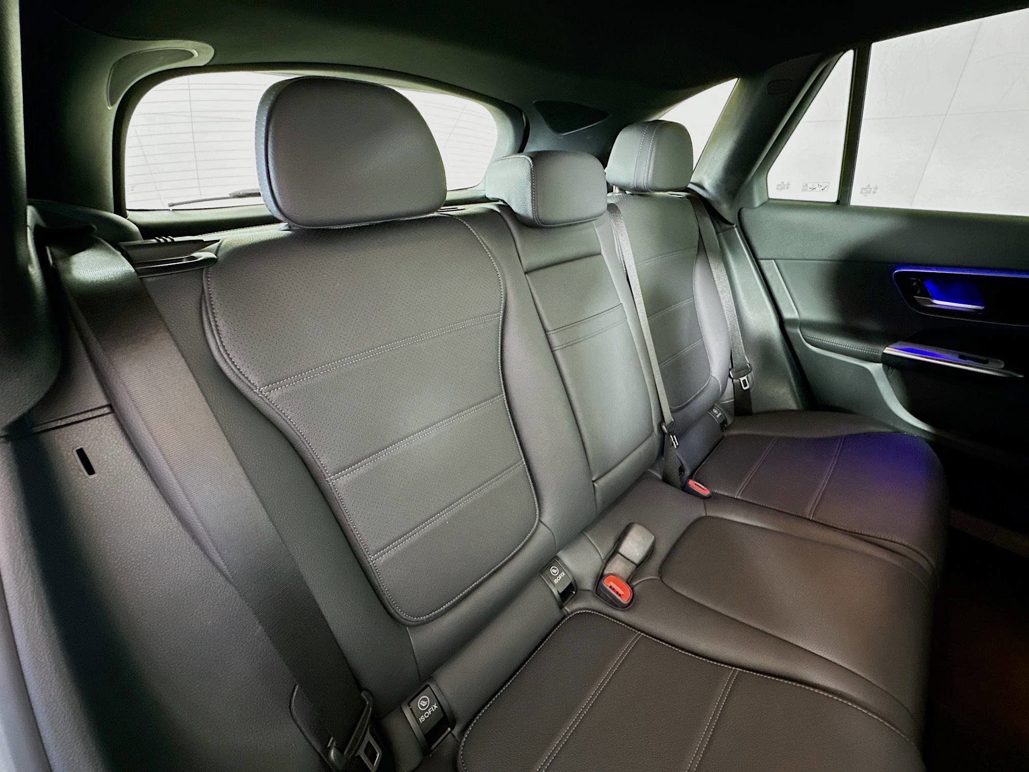 Used 2025 Mercedes-Benz GLC 300 4MATIC image 25